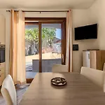 Modern In With Garden