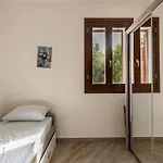 Modern In With Garden Lägenhet