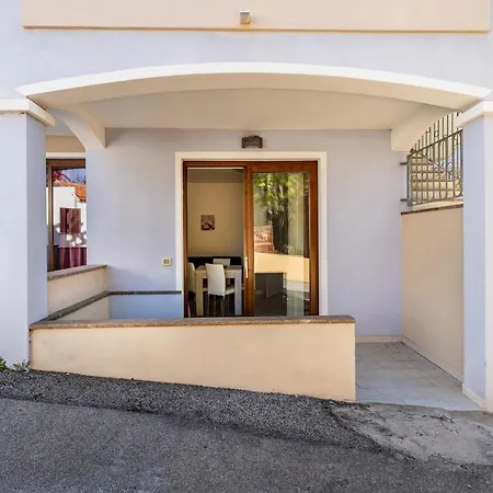 Apartman Modern In With Garden