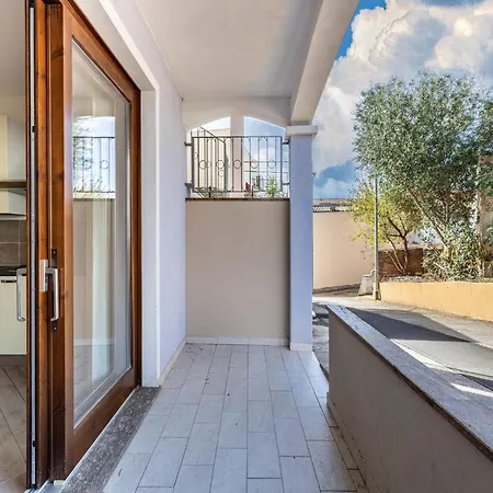 Modern In With Garden