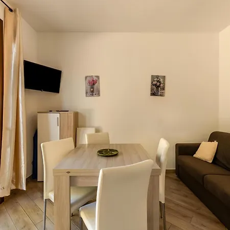 Apartman Modern In With Garden *