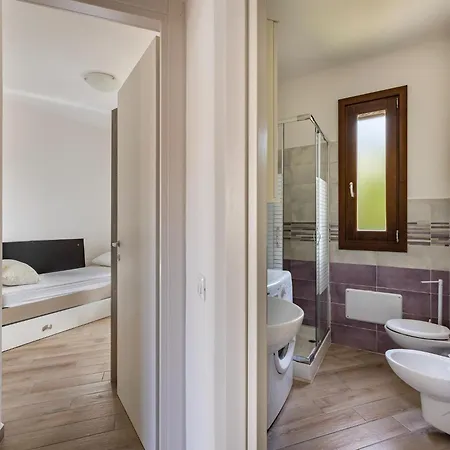 Apartman Modern In With Garden